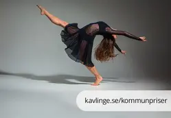 Kvinna i svarta kläder i en modern dans-pose med texten kavlinge.se/kommunpriser i nedre höger hörn.